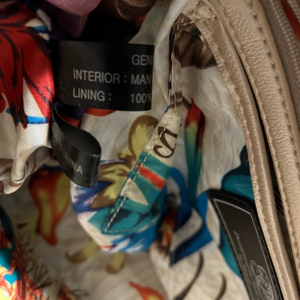 Handbag - Picture 8 of 11